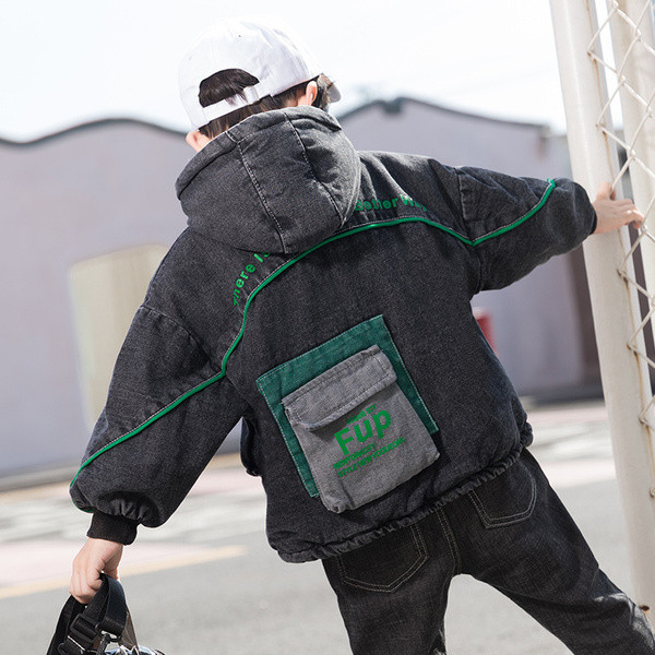 Pehme voodri ja kapuutsiga laste teksajakk poistele