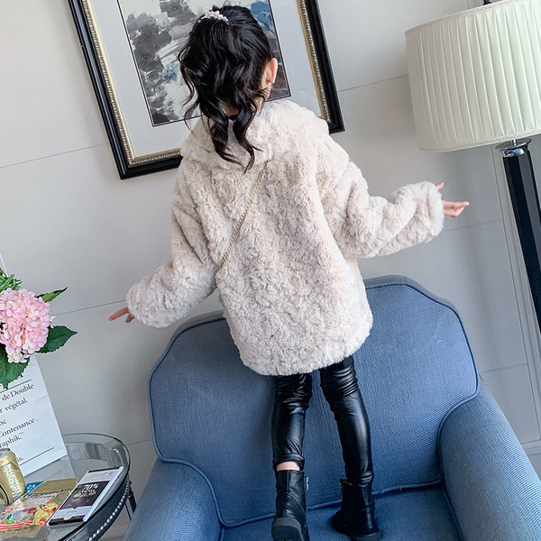 Taskutega kohev lastemantel tüdrukutele