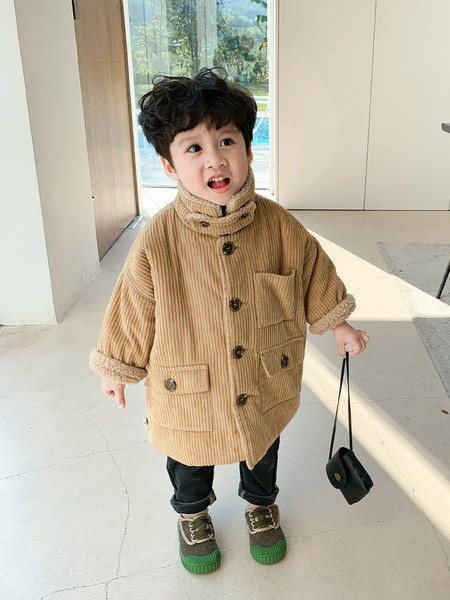 Kõrge krae ja nööpidega igapäevane laste jope poistele