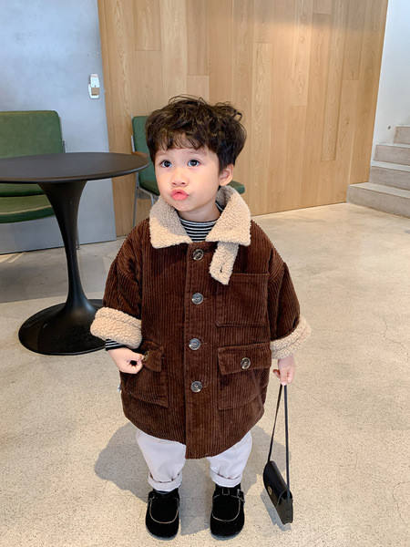 Kõrge krae ja nööpidega igapäevane laste jope poistele