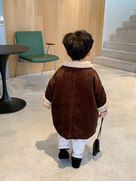 Kõrge krae ja nööpidega igapäevane laste jope poistele