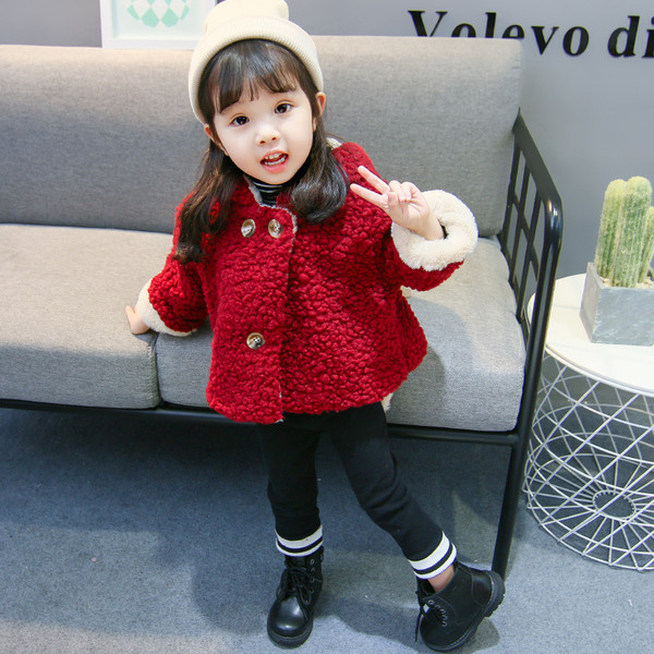 Dječja puhasta jakna s gumbima i 3D elementima
