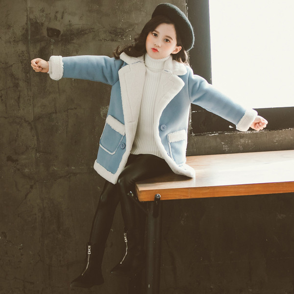 Moodne taskute ja pehme voodriga lastemantel tüdrukutele