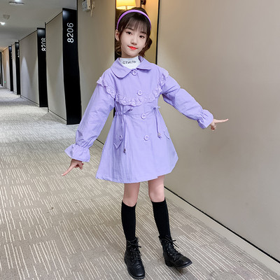 Moodne nööpide ja lokkidega lastemantel tüdrukutele