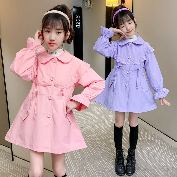 Moodne nööpide ja lokkidega lastemantel tüdrukutele