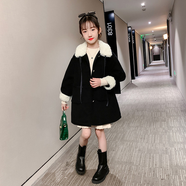 Taskutega ja kaelarihmaga lastemantel tüdrukutele