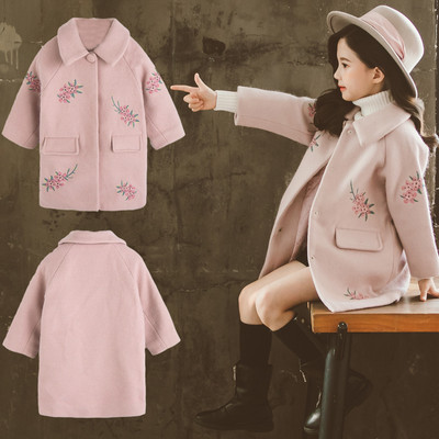 Κομψό παιδικό παλτό για κορίτσια με κλασικό κολάρο και κέντημα