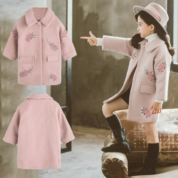 Κομψό παιδικό παλτό για κορίτσια με κλασικό κολάρο και κέντημα