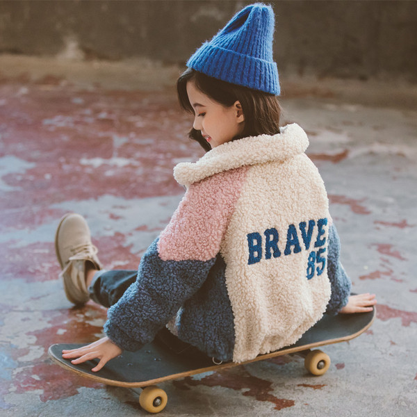 Καθημερινό παιδικό μπουφάν για κορίτσια με ψηλό γιακά και επιγραφή