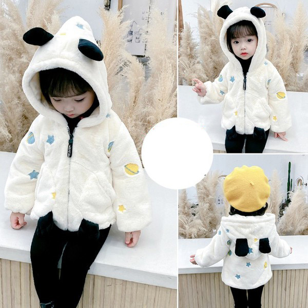 Moderna dječja jakna s vezom i 3D elementom