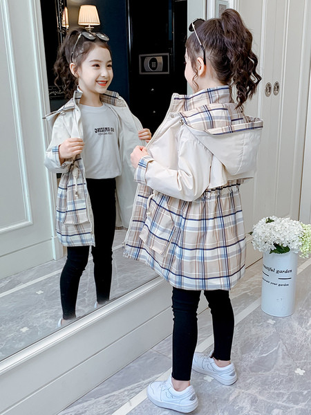 Elastse vöökohaga sügisene laste jope