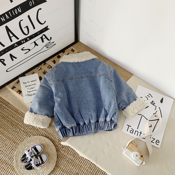 Praegune nööpidega teksajakk tüdrukutele ja poistele