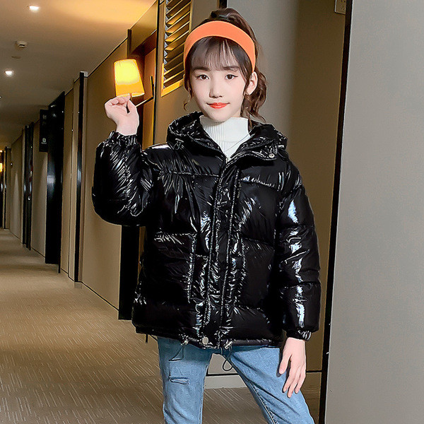 Χειμερινό μπουφάν για κορίτσια με γυαλιστερό αποτέλεσμα