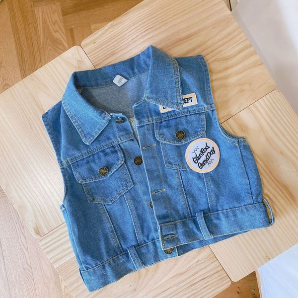 Moodne klassikalise krae ja taskutega teksavest tüdrukutele