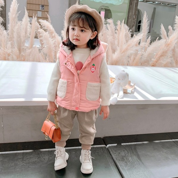 Igapäevane aplikatsiooni ja kapuutsiga lastevest tüdrukutele