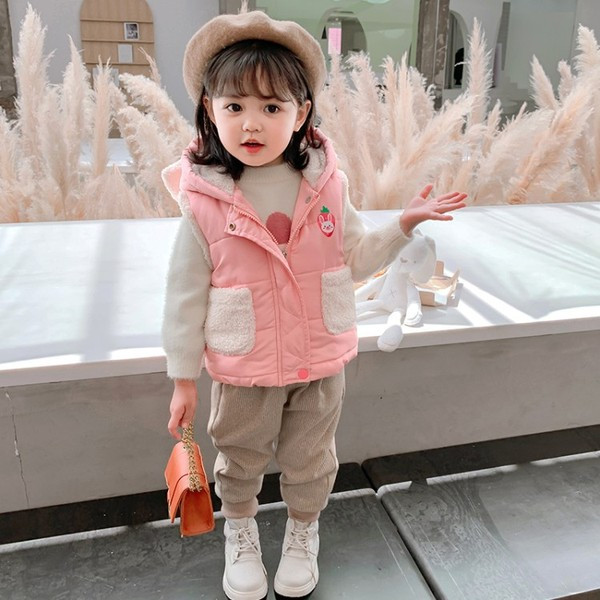 Igapäevane aplikatsiooni ja kapuutsiga lastevest tüdrukutele