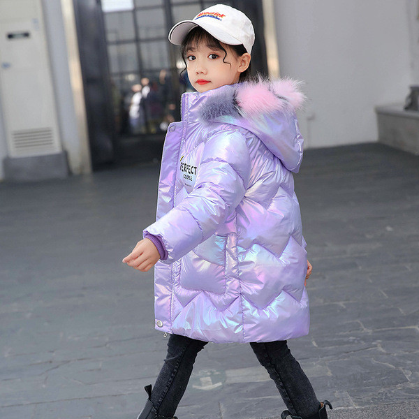 Modern, fényes hatású gyerekkabát lányoknak