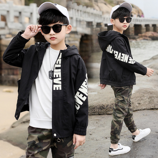 Dječja jesenja jakna za dječake sa natpisima