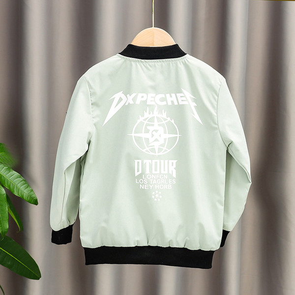 Moodne kirjadega laste jope poistele