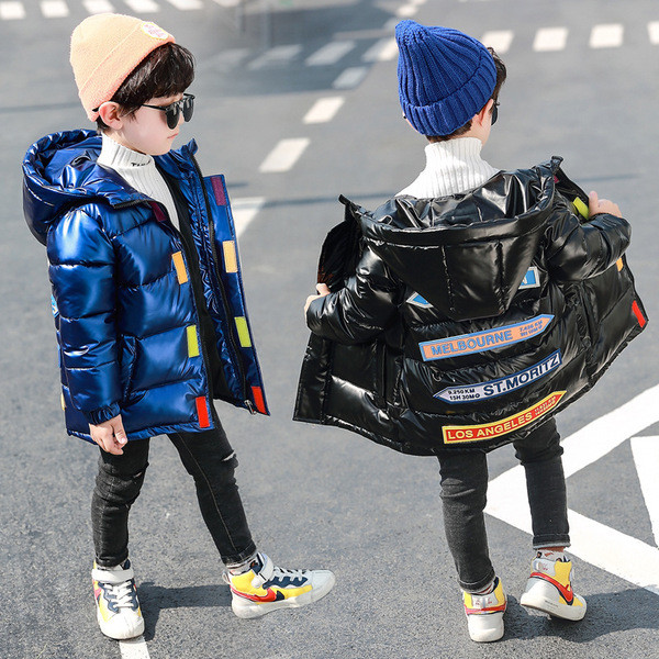 Talvine värviliste trükistega laste jope poistele