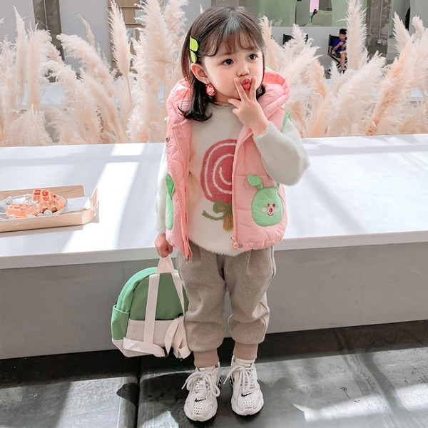 Igapäevane kapuutsi ja nööpidega lastevest tüdrukutele