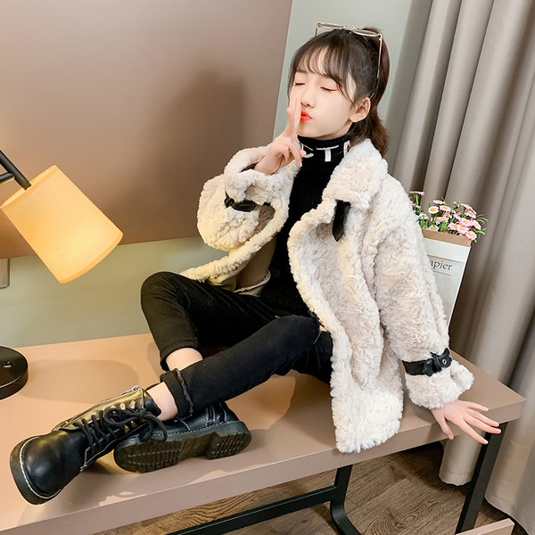 Παιδικό μπουφάν με κουμπιά και αγκράφα στο μανίκι