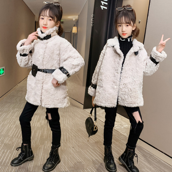 Παιδικό μπουφάν με κουμπιά και αγκράφα στο μανίκι