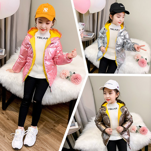 Dječja zimska jakna s patentnim zatvaračem i kapuljačom pogodna za djevojčice