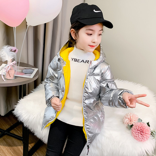 Dječja zimska jakna s patentnim zatvaračem i kapuljačom pogodna za djevojčice