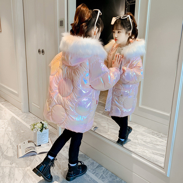 Keskmise pikkusega laste jope kapuutsiga