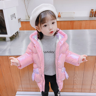 Laste talvejope tüdrukule, mille seljal on 3D element