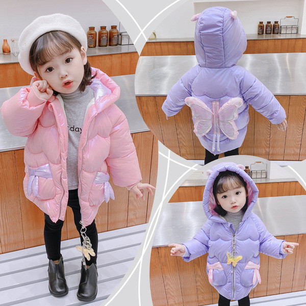 Laste talvejope tüdrukule, mille seljal on 3D element