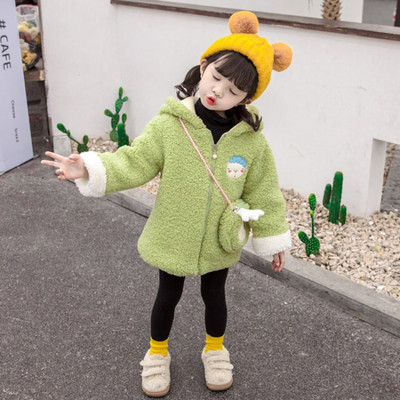 Laste tikandi ja kapuutsiga sulejope