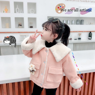 Moodne 3D elemendi ja nööpidega laste jope