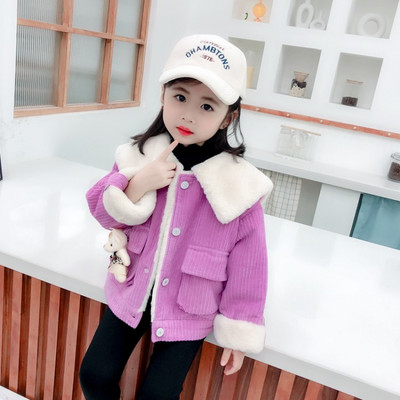 Moodne 3D elemendi ja nööpidega laste jope