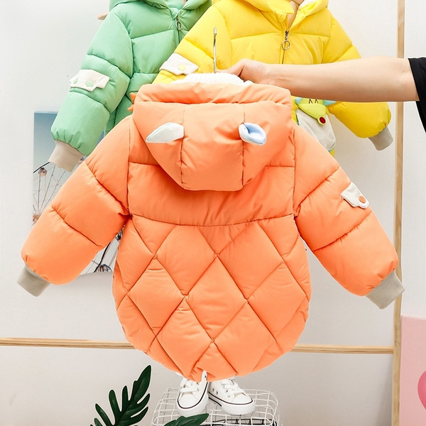 Uut mudelit 3D-elemendi ja kapuutsiga laste jope poistele