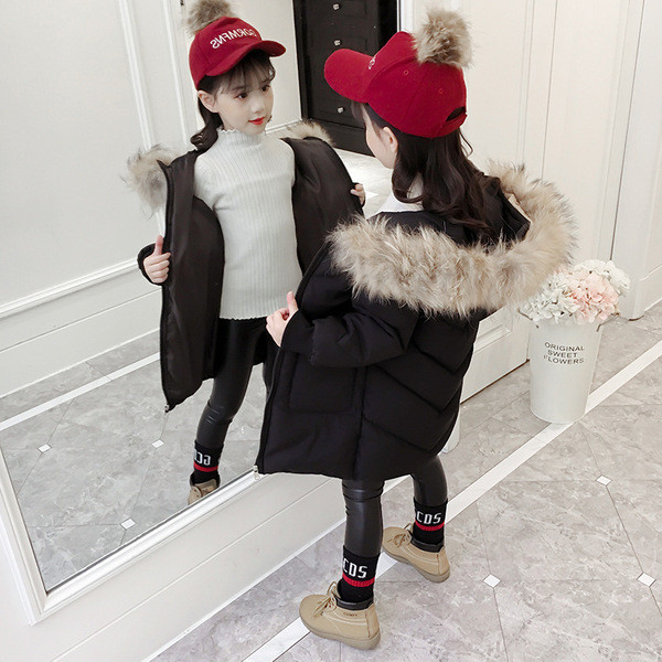 Kapuutsiga ja sulestikuga talvejope tüdrukutele