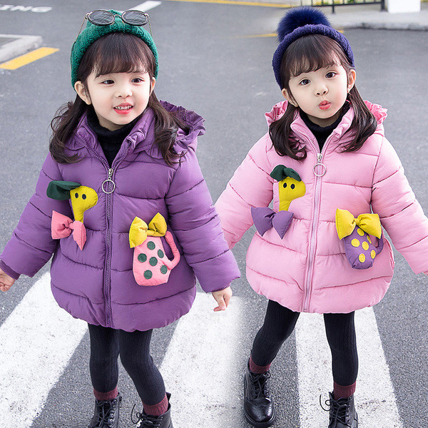 Kapuutsiga ja 3D elementidega talvine laste jope tüdrukutele