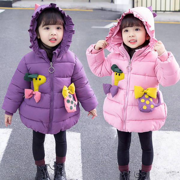 Kapuutsiga ja 3D elementidega talvine laste jope tüdrukutele