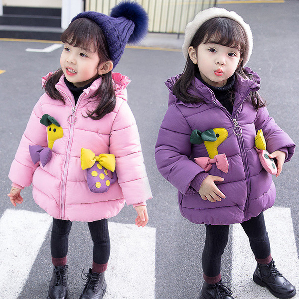 Kapuutsiga ja 3D elementidega talvine laste jope tüdrukutele