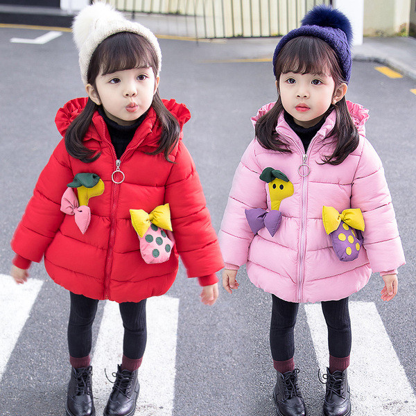 Kapuutsiga ja 3D elementidega talvine laste jope tüdrukutele