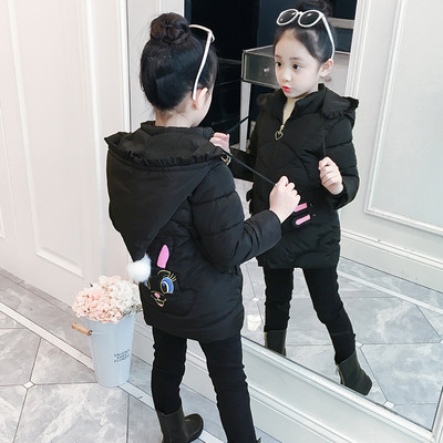 Laste talvejope tüdrukutele, millel on värviline aplikatsioon seljal