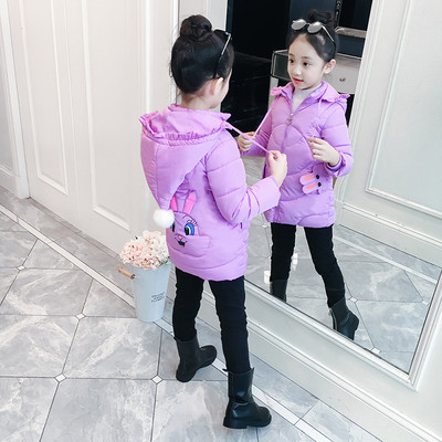 Laste talvejope tüdrukutele, millel on värviline aplikatsioon seljal