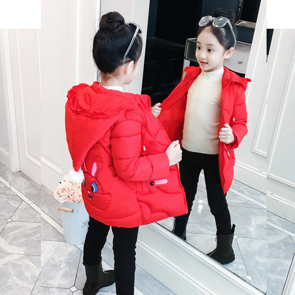 Laste talvejope tüdrukutele, millel on värviline aplikatsioon seljal