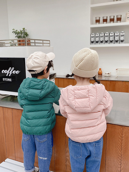 Poistele ja tüdrukutele sobiv kapuutsiga talvine lastejope