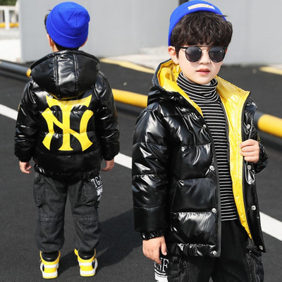 Talvine kapuutsiga ja aplikatsiooniga laste jope poistele