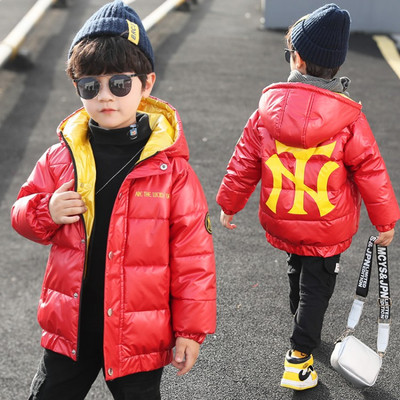 Talvine kapuutsiga ja aplikatsiooniga laste jope poistele