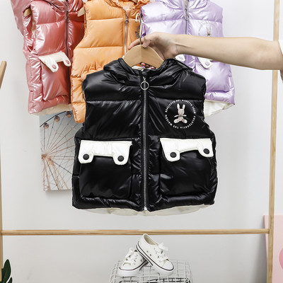 Laste kaasaegne suurte taskutega vest