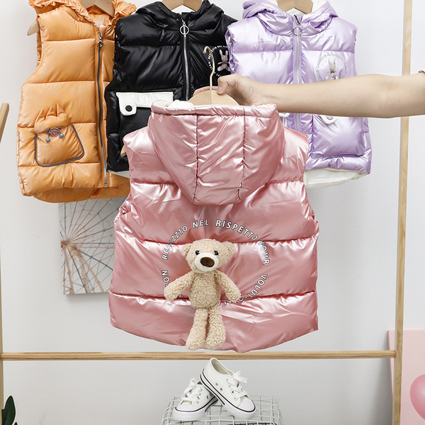 Laste kaasaegne suurte taskutega vest