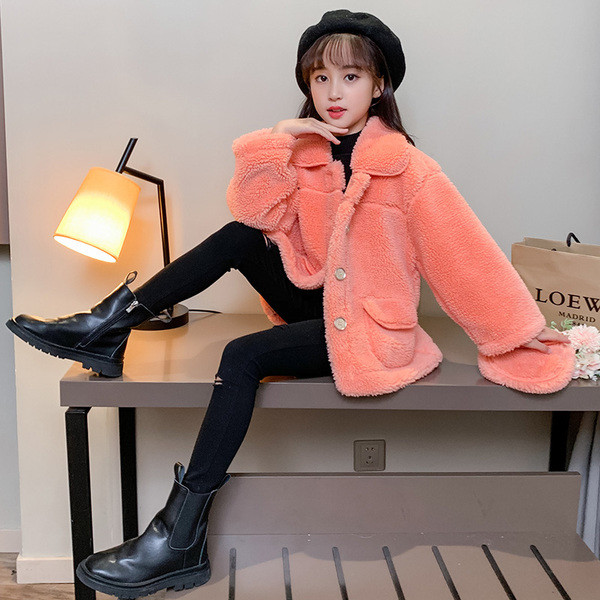 Laste nööpide ja kraega sulejope